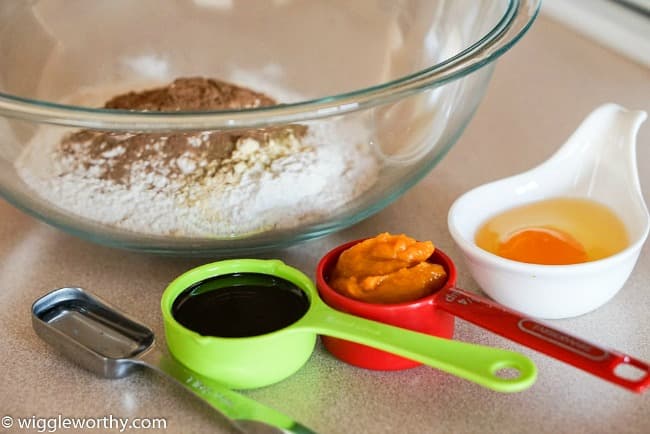 Ingredients used to make easy gingerbread dog treats