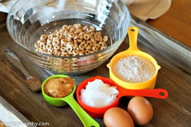Ingredients used to make peanut butter and carob crispy dog treat recipe Ingredients used to make peanut butter and carob crispy dog treat recipe